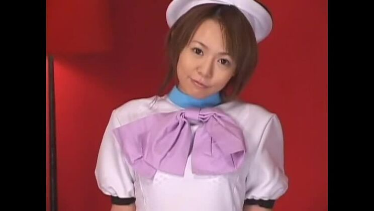 La prostituta giapponese più sexy nella scena JAV di sesso orale esotico e threesome.