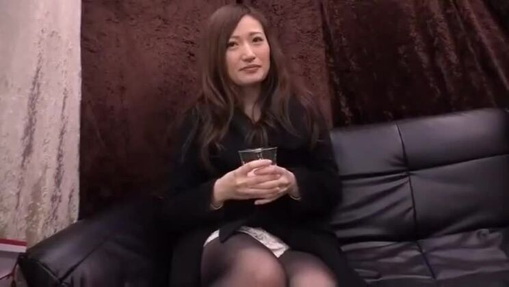 La migliore modella giapponese in un fantastico film JAV, solo per te.