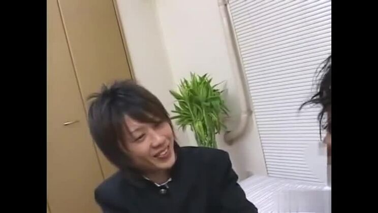 Papà giapponese rimjob con sborrata