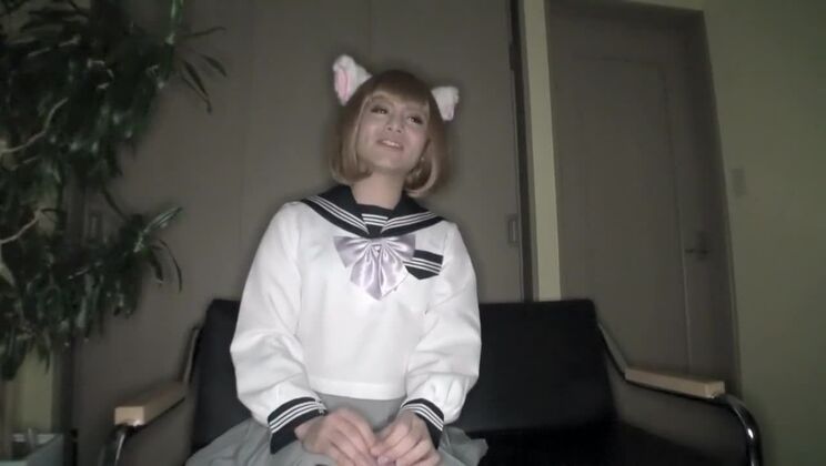 Ragazza giapponese pazza in una scena JAV incredibile con un ragazzo asiatico che la scopa.