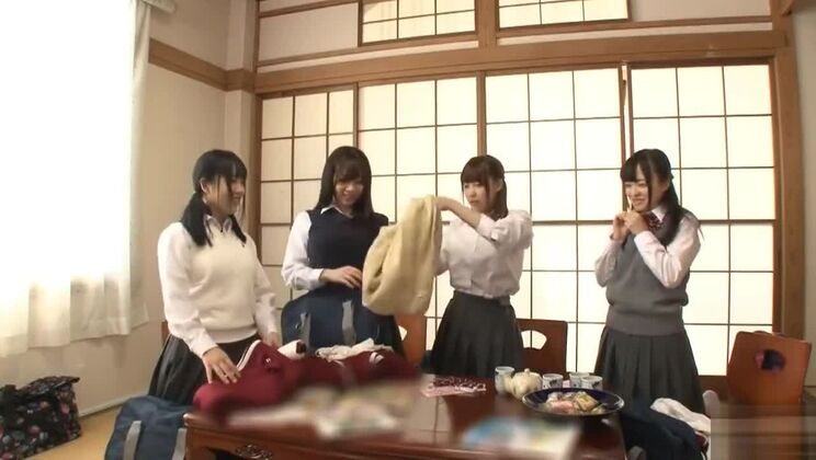 Guarda la sgualdrina giapponese nella versione esclusiva del film JAV