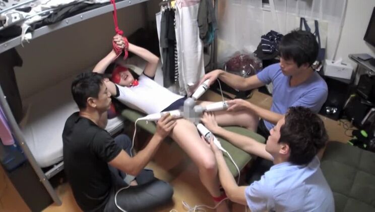 La migliore ragazza giapponese nel clip JAV di sesso di gruppo più hot Fetish