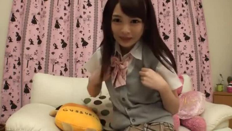 Puttana giapponese selvaggia in Crazy Squirting/Shiofuki, film JAV di masturbazione/onanii