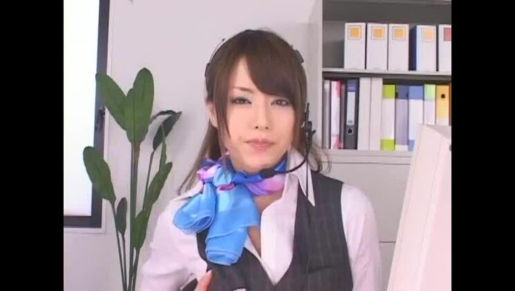 La prostituta giapponese più sexy Akiho Yoshizawa in Crazy Solo Girl, clip JAV in ufficio