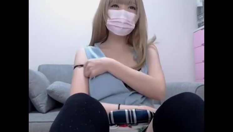 Magnifica modella giapponese in un film JAV esclusivo e senza censure.