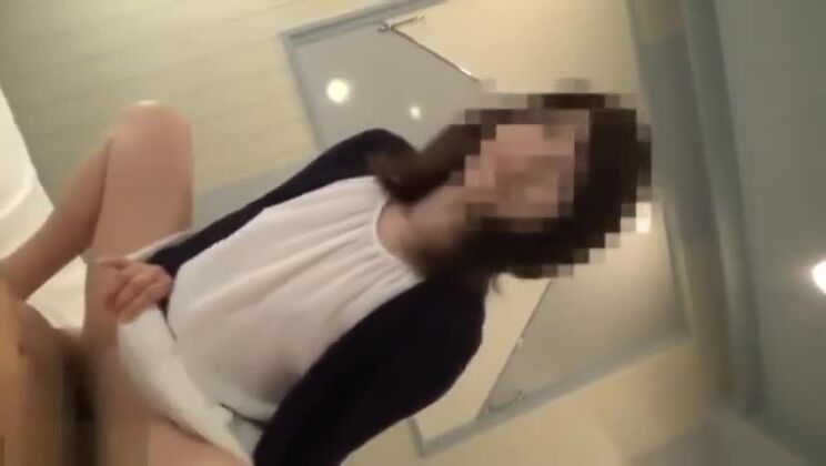 Prova a guardare la modella giapponese nel film JAV pazzo che ti renderà schiavo della mente