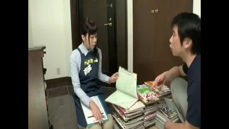 Splendida modella giapponese in un'esotica clip JAV