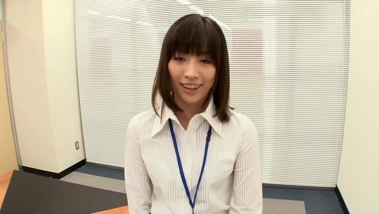 Modella giapponese esotica in un video JAV HD POV bollente.