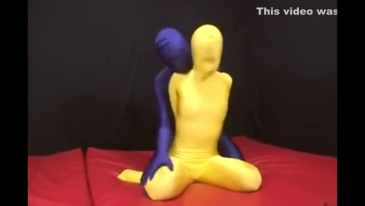giallo zentai