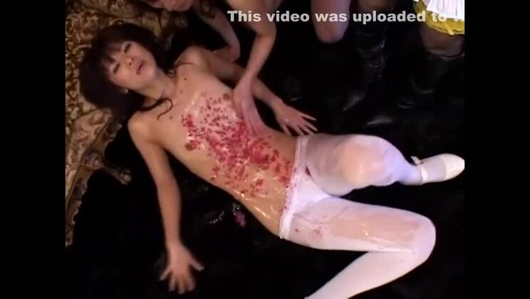 La pazza prostituta giapponese Erin Tohno, Rei Kitajima, Rimu Himeno in Amazing Fingering, clip JAV in lingerie