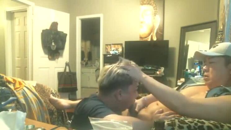 RAGAZZO VIETNAMITA ROBUSTO VOLEVA FARSI SOFFOCARE CON IL MIO CAZZO E GLI HA FATTO UN PO' DI CULO GRASSO :)