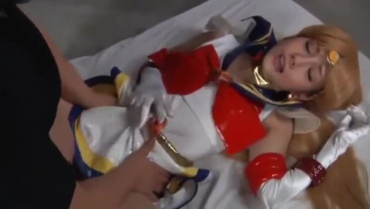 Mi puta follada con il cosplay di Sailor Moon parte 3