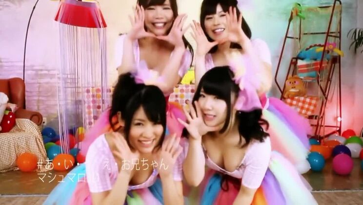 Ragazza giapponese esotica in un'orgia sfrenata, video JAV in HD