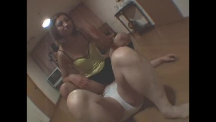 Incredibile clip porno JAV censurata con le ragazze giapponesi più hot