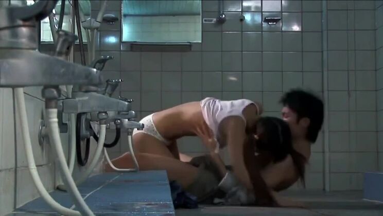 Un ragazzo coreano condivide tutto il suo sesso caldo Incontra