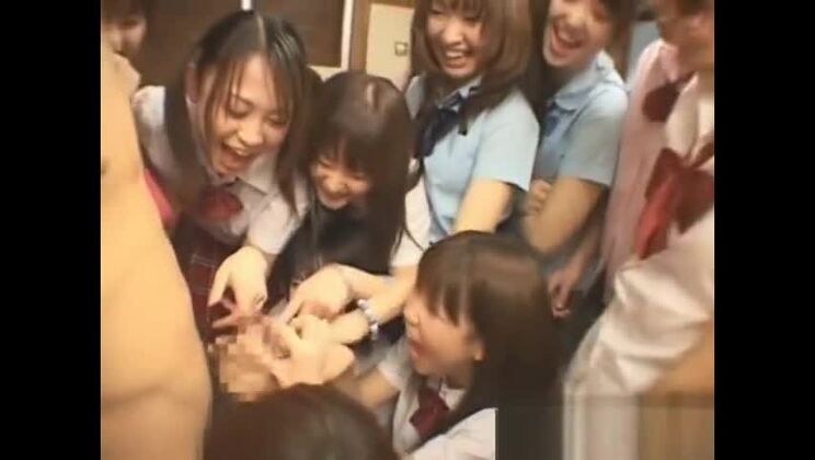 Modella AV giapponese e altre ragazze scopate