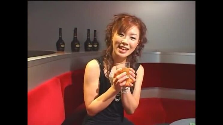 Favolosa ragazza giapponese Nene Fujimori nel miglior pompino/Fera, video JAV POV