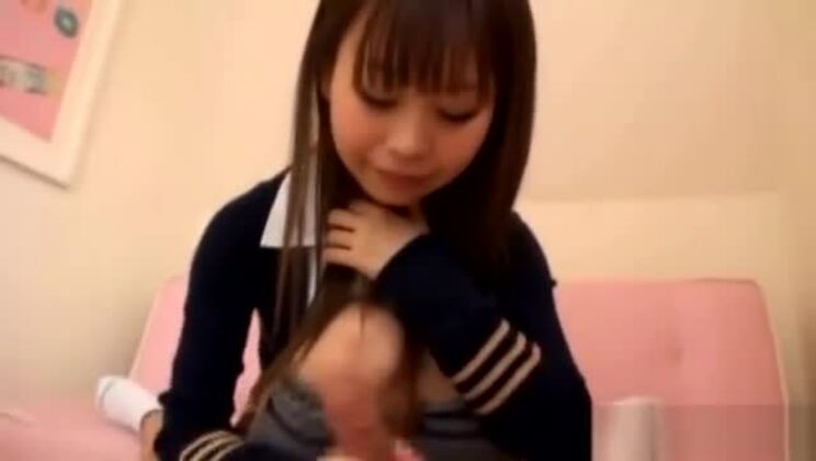 Dolce studentessa giapponese adolescente.