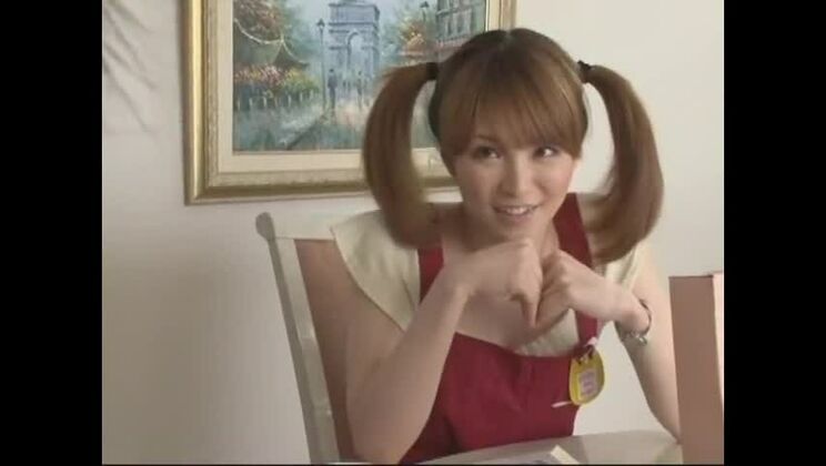 La splendida ragazza giapponese Miku Ohashi in una scena JAV POV ad alto tasso erotico.