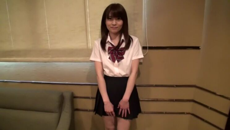 Incredibile ragazza giapponese in Horny Teens, film JAV di masturbazione