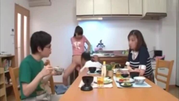 Scopata in famiglia giapponese