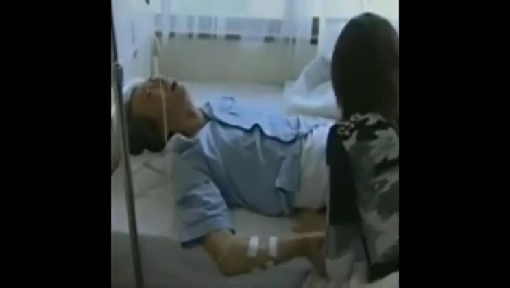 Le donne tradiscono il marito ricoverato in ospedale.