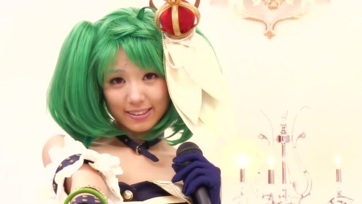 Incredibile ragazza giapponese in un folle video JAV censurato di dita e sesso orale