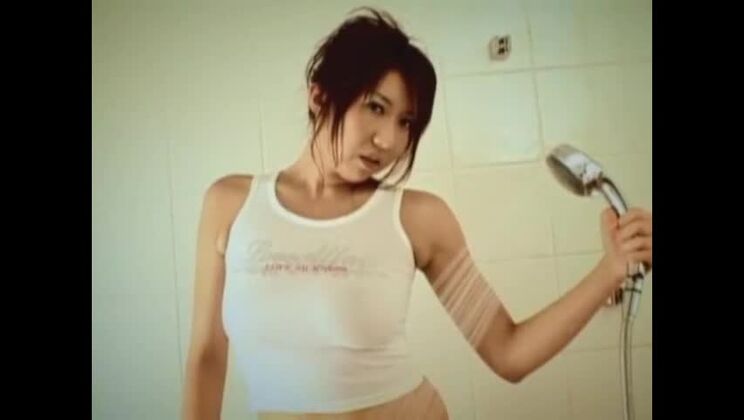 La migliore ragazza giapponese in favolosi video JAV di masturbazione e threesome.