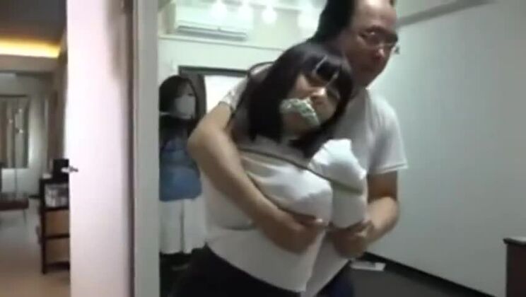 Jpdamsel ha imbavagliato 2 ragazze