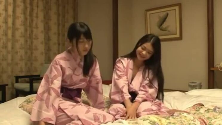 Giovane adolescente giapponese arrapata