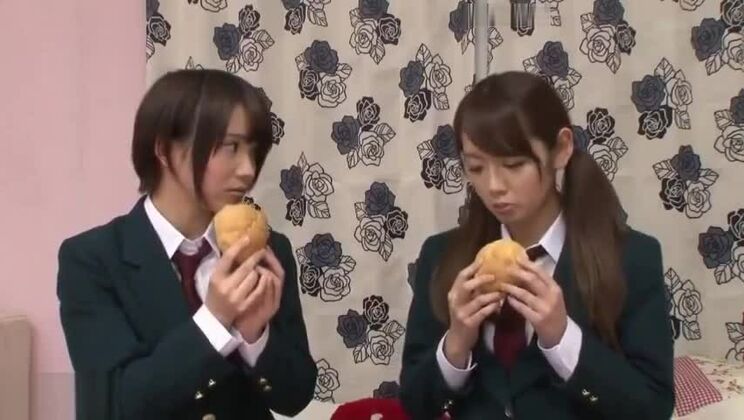 Eccellente scena porno lesbica pazza senza censure