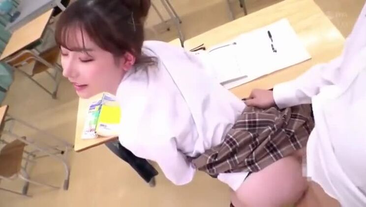 creampie che fa risparmiare tempo 7935