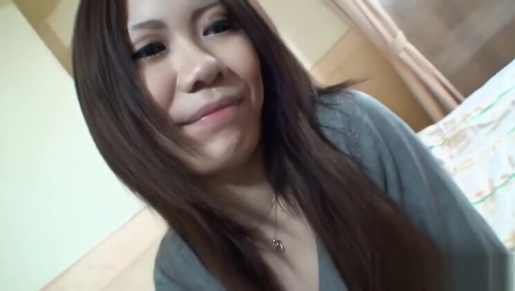 Ragazza cowgirl giapponese formosa e selvaggia