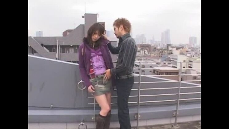 La migliore modella giapponese in un incredibile film JAV amatoriale all'aperto.