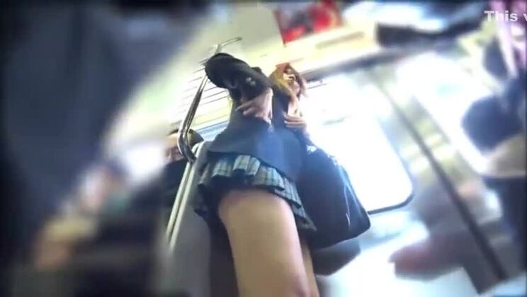 Incredibile ragazza giapponese nel video JAV HD più folle