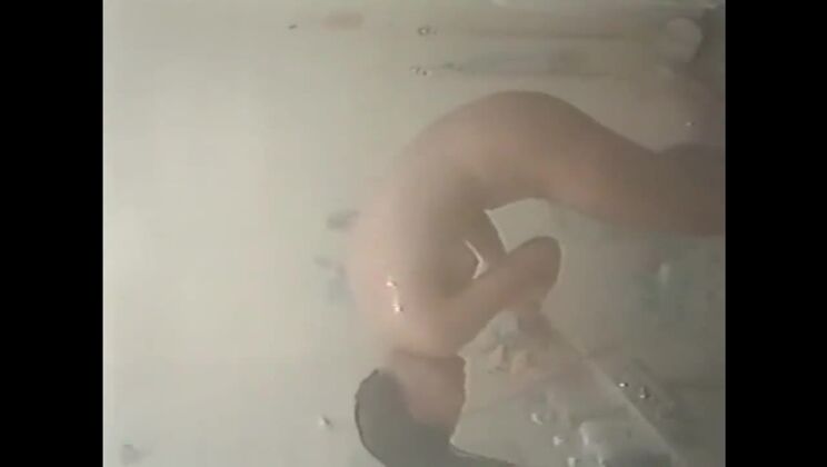 Scena per adulti di lusso, versione esclusiva con sola donna.