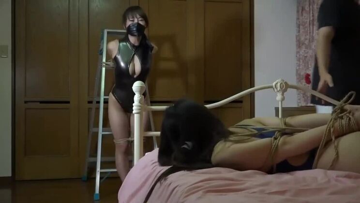 Jpdamsel due ragazze