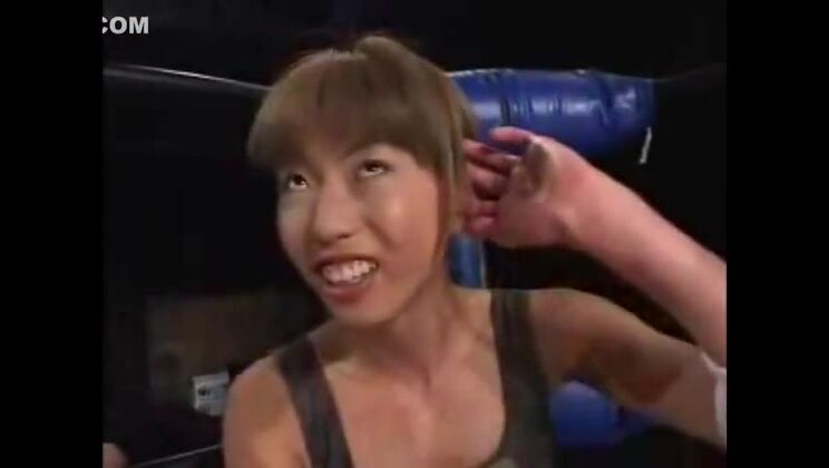 Pelea entre 2 japonesas Vero combattimento tra 2 ragazze giapponesi