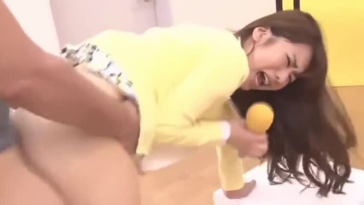 Raccolta di sborrate per un giornalista giapponese