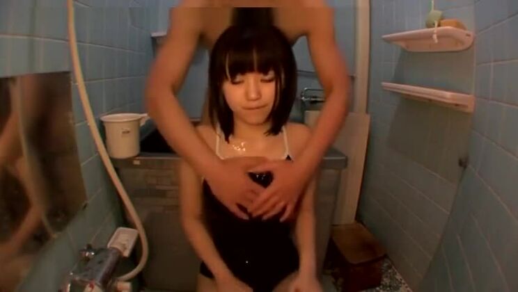 La puttana giapponese più pazza nel nuovo film JAV con le tette piccole, guardalo