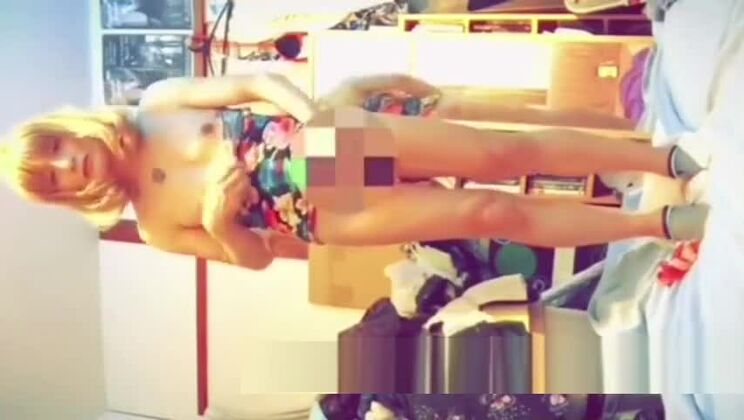 Anne pratica l'onanismo