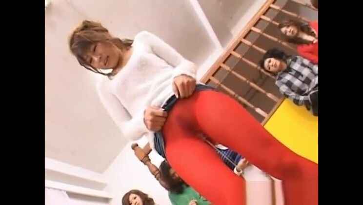 Le bambole asiatiche ricevono lezioni private nella loro sexy parte 2