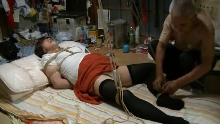 Fujiko di Very M e insegnante di bondage arrapata