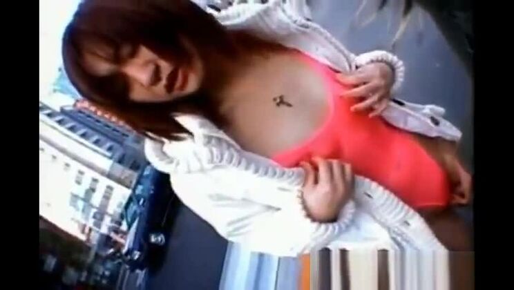 Video gratuito di una graziosa bambola asiatica: parte 1 sexy