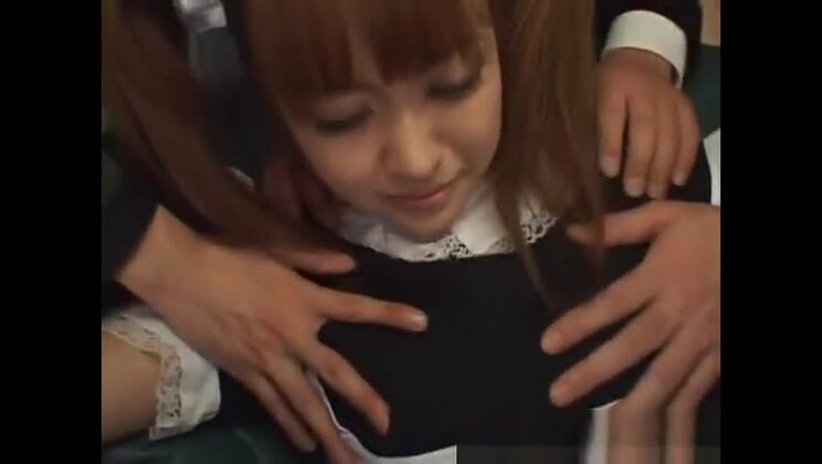 Belle ragazze asiatiche che scopano e succhiano, parte 3.