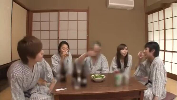 Incredibile ragazza giapponese in una scena JAV straordinaria, solo per te.