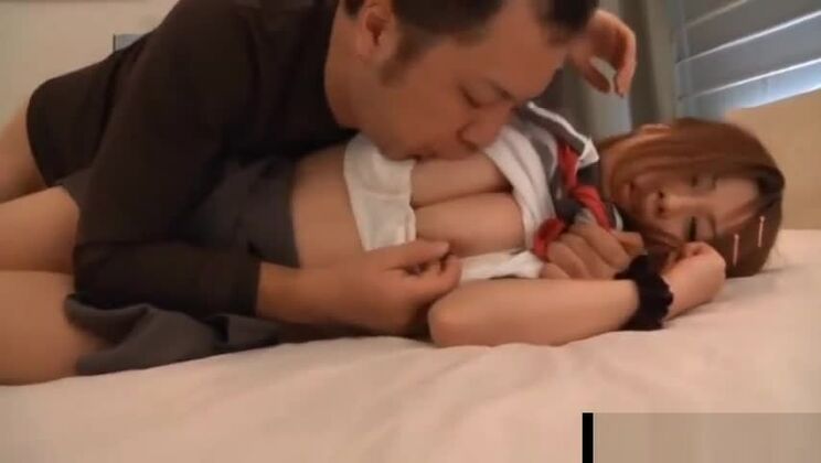 Studentessa asiatica si fa leccare il culo