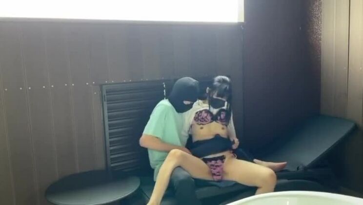 清楚な人妻さん最近アtル開発中です。中出しまでしちゃいました(≧a≦)素人／ハメ撮り／クンニ／熟女／美乳／騎乗位／寝取られ／カップル／ビクビク／ムチムチ／黒髪／上原／tokyo Movimento