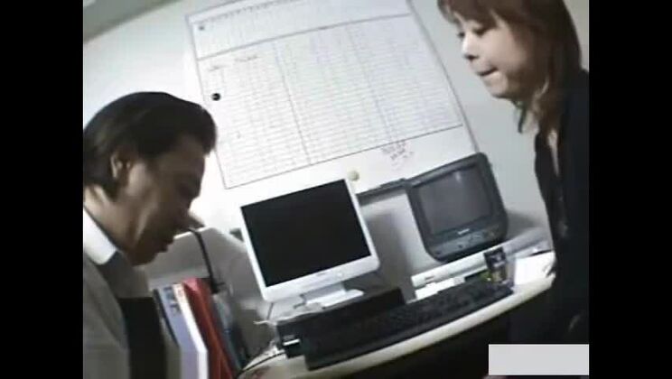 Vere ragazze che fanno sesso orale rubando nei negozi