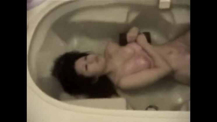 Guarda la troia giapponese nella clip JAV Horny Fetish, è fantastica